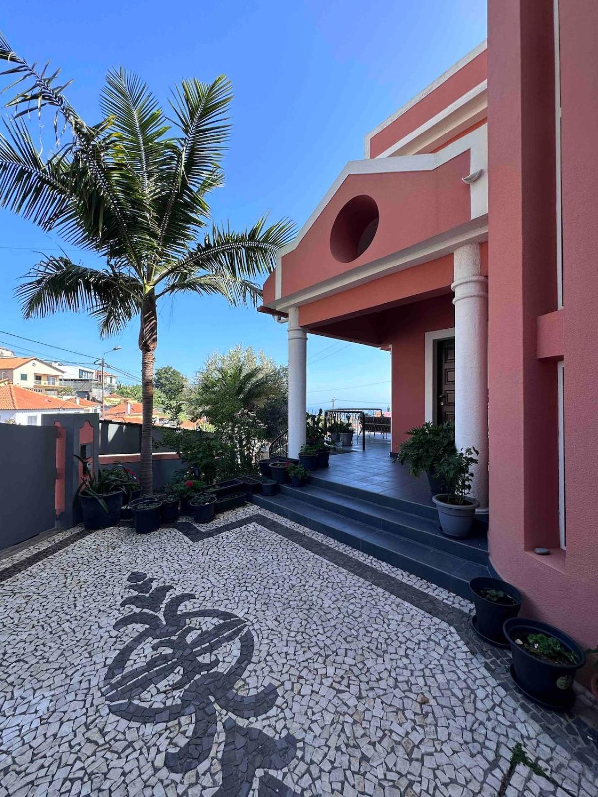 Villa Valhalla *