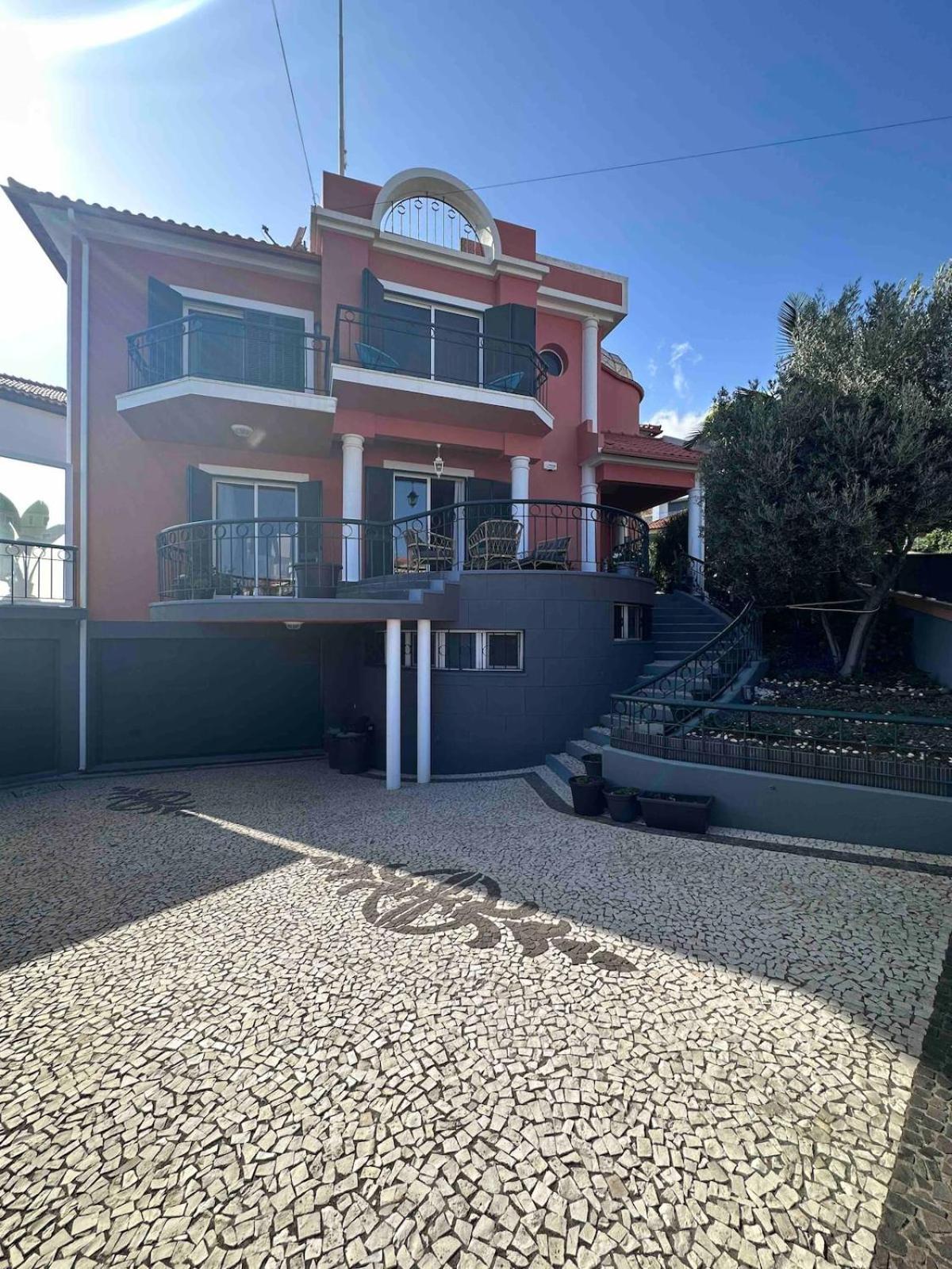 Valhalla Villa *